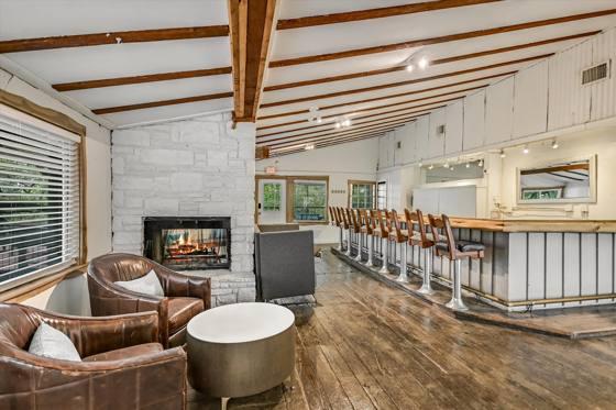 Suite 100 — The Coffee Bar