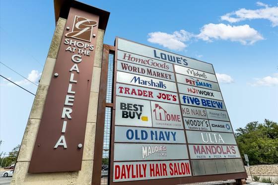 Shops at the Galleria tenant sign — Lowe's, Trader Joe's, Best Buy, Old Navy, Ulta